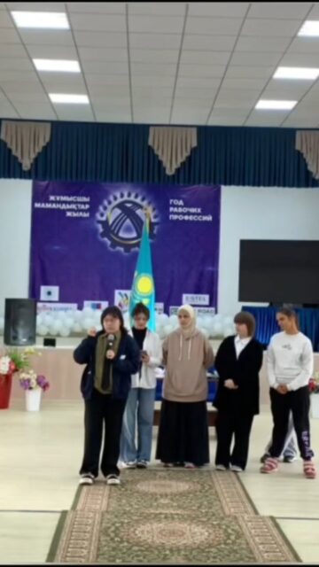 📅 13.10.2025 г.
В колледже состоялась встреча с сотрудником полиции по противодействию наркопреступности —
👮‍♂️ Мустафаевым Бахытжаном Кожахметовичем,
старшим оперуполномоченным Управления по борьбе с наркопрестностью ДП Карагандинской области, подполковником полиции,
а также 👩‍⚕️ Еленой Евгеньевной, специалистом областного центра психического здоровья.

👥 Во встрече приняли участие студенты и коллектив колледжа.

💬 В ходе встречи специалисты рассказали о последствиях употребления психоактивных веществ,
дали разъяснения об уголовной и административной ответственности за хранение, употребление и распространение наркотиков.

❓ Студентам были заданы вопросы, по итогам которых участники получили памятные призы 🎁

🚫 Скажем НЕТ НАРКОТИКАМ!

#StopDrugs #НетНаркотикам
#кктис #адалазамат #адаленбек
@umckrg @obb_qaragandy @rumcdo_official @oqu_agartu_ministrligi @upn_dp_karaganda
@opdo_qaragandy
@qaragandy_jastary