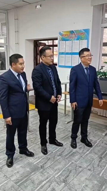 🎉 2025 жылғы 30 қазанда Қарағанды технология және сервис колледжінде тарихи сәт!
Біздің колледжге 🇨🇳 Пекин қаласынан қонақтар келді.
Мақсат – тәжірибе алмасу, серіктестікті нығайту және 💻 «Сандық техника» мамандығы бойынша бірлескен жобаларды дамыту!
🤝 Халықаралық ынтымақтастық – жаңа мүмкіндіктер бастауы!

🎉 30 октября 2025 года в Карагандинском колледже технологий и сервиса — историческое событие!
Наш колледж посетили гости из 🇨🇳 Пекина.
Цель — обмен опытом, развитие партнёрства и 💻 совместные проекты по специальности «Цифровая техника».
🤝 Международное сотрудничество — путь к новым возможностям!
#ККТиС #МеждународноеСотрудничество #KaragandaCollege #ЦифроваяТехника #ChinaKazakhstan
@obb_qaragandy @alibekaldeney @dulatzhekebaev